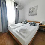 L & L Apartment Bol